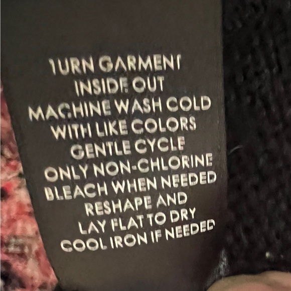 VALENTINE SWEATER! Torrid Pullover Fair Isle. Black, red, pink with hearts. 3X. - Picture 7 of 7